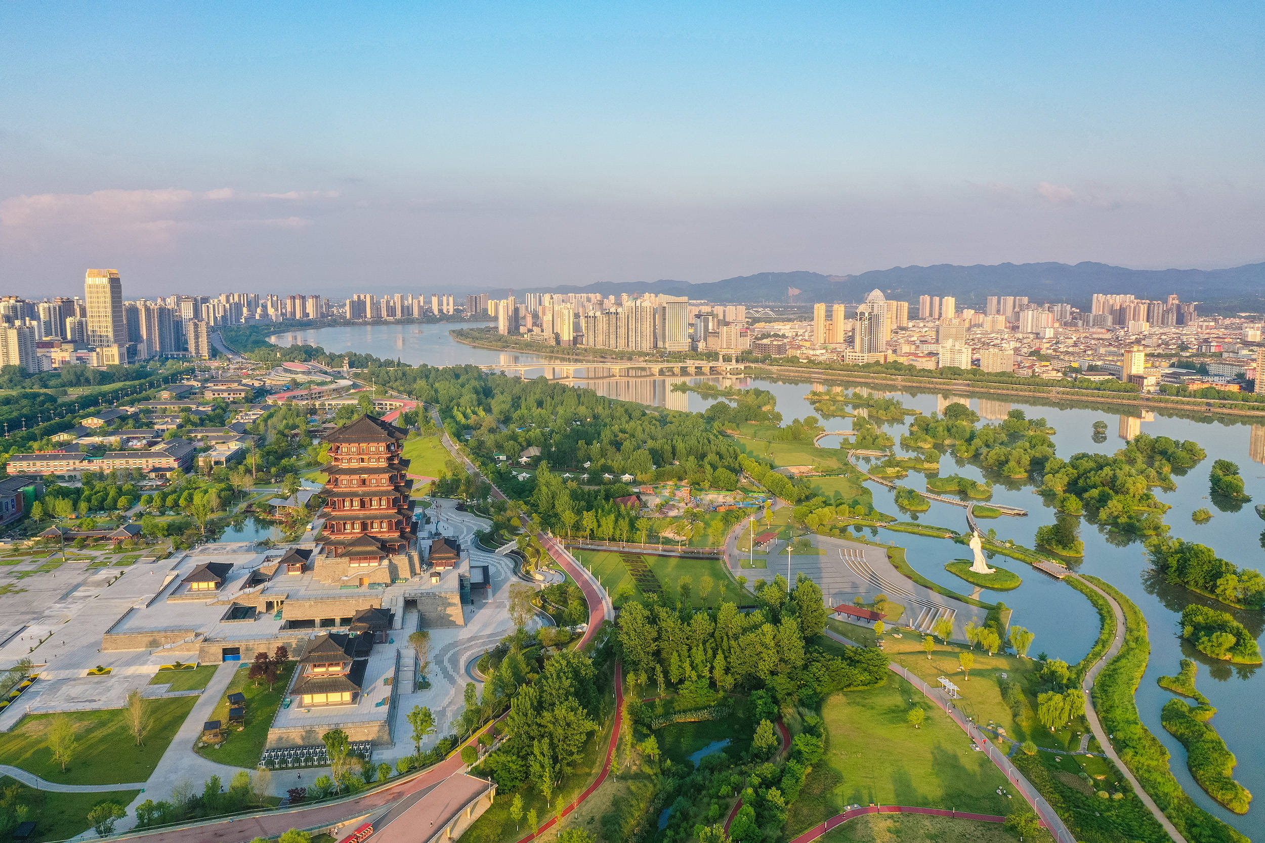 陜西漢中網站建設：1000元模板網站搭建~包服務器包備案